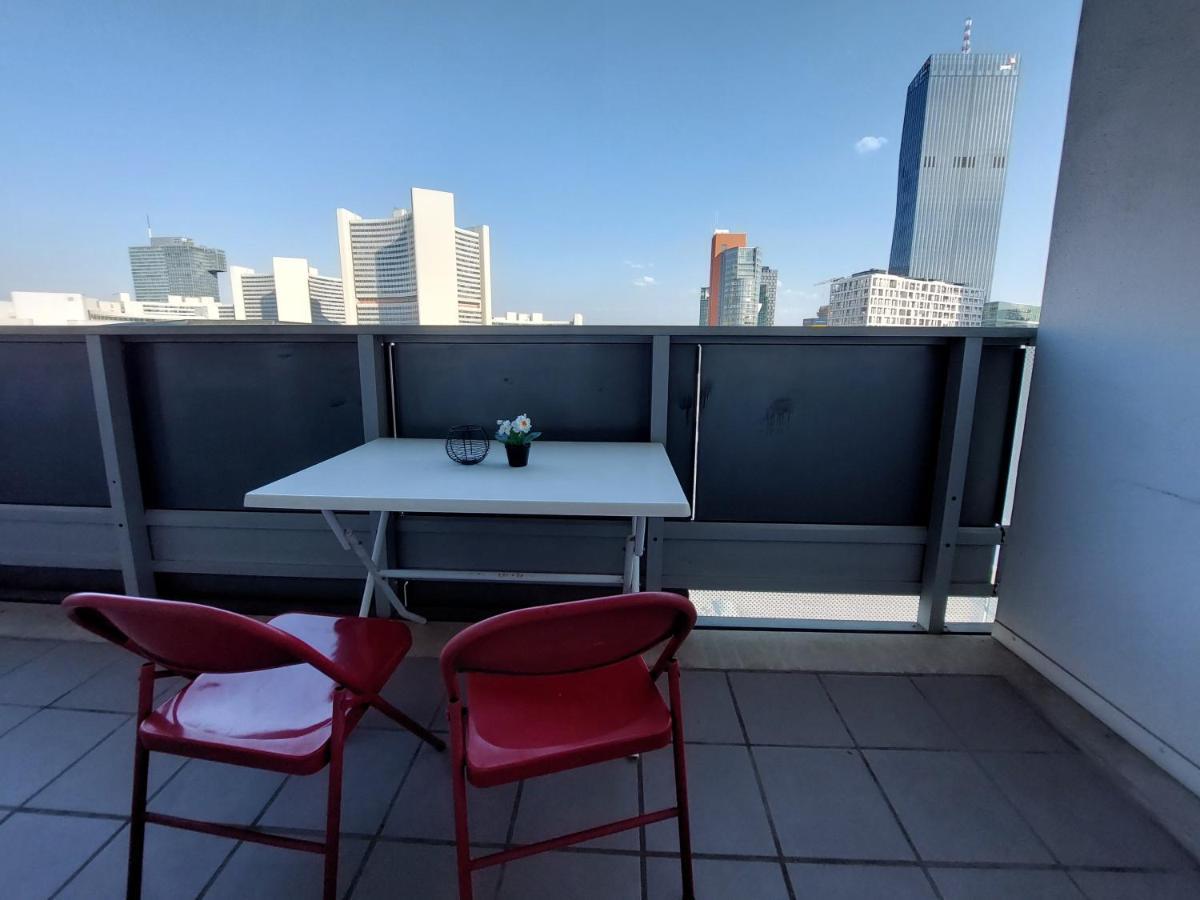 Tower Apartment With Private Terrace Next To Uno Wenen Buitenkant foto