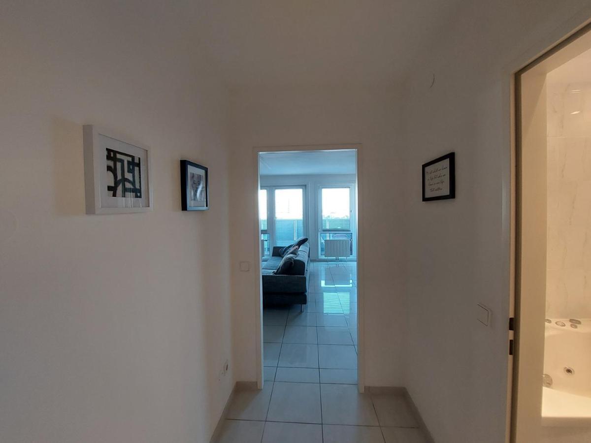 Tower Apartment With Private Terrace Next To Uno Wenen Buitenkant foto