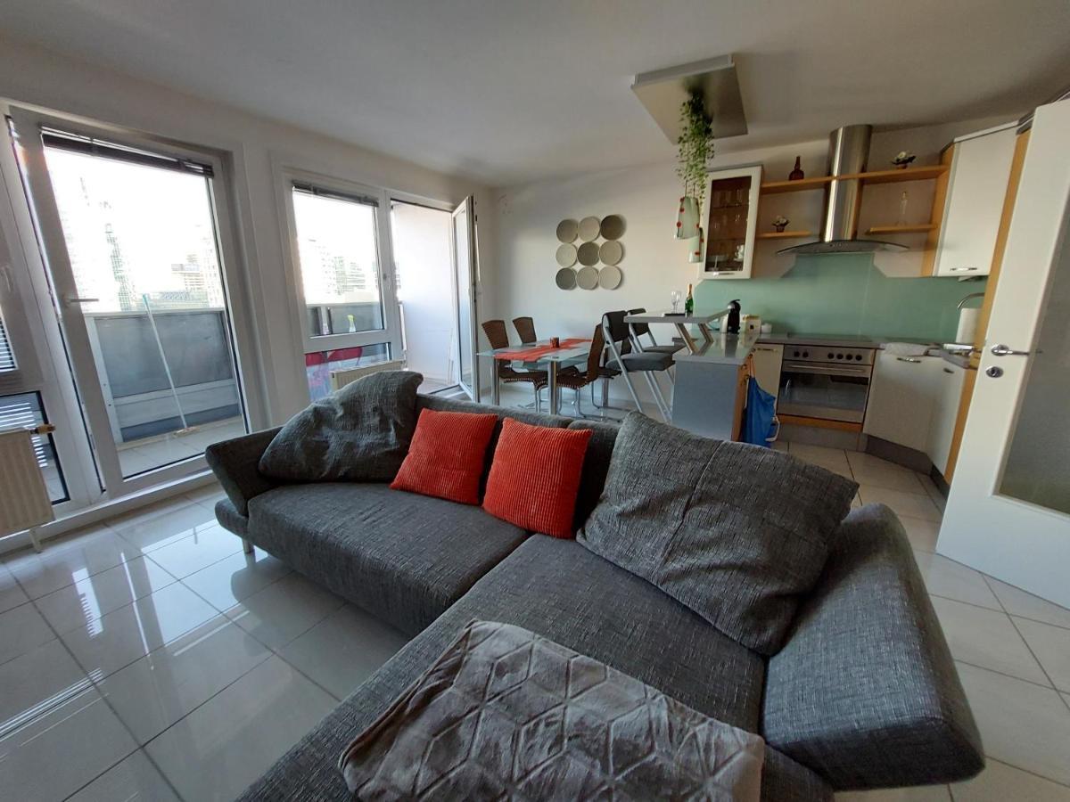 Tower Apartment With Private Terrace Next To Uno Wenen Buitenkant foto
