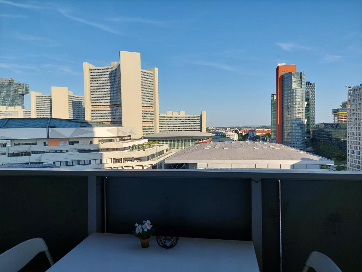Tower Apartment With Private Terrace Next To Uno Wenen Buitenkant foto