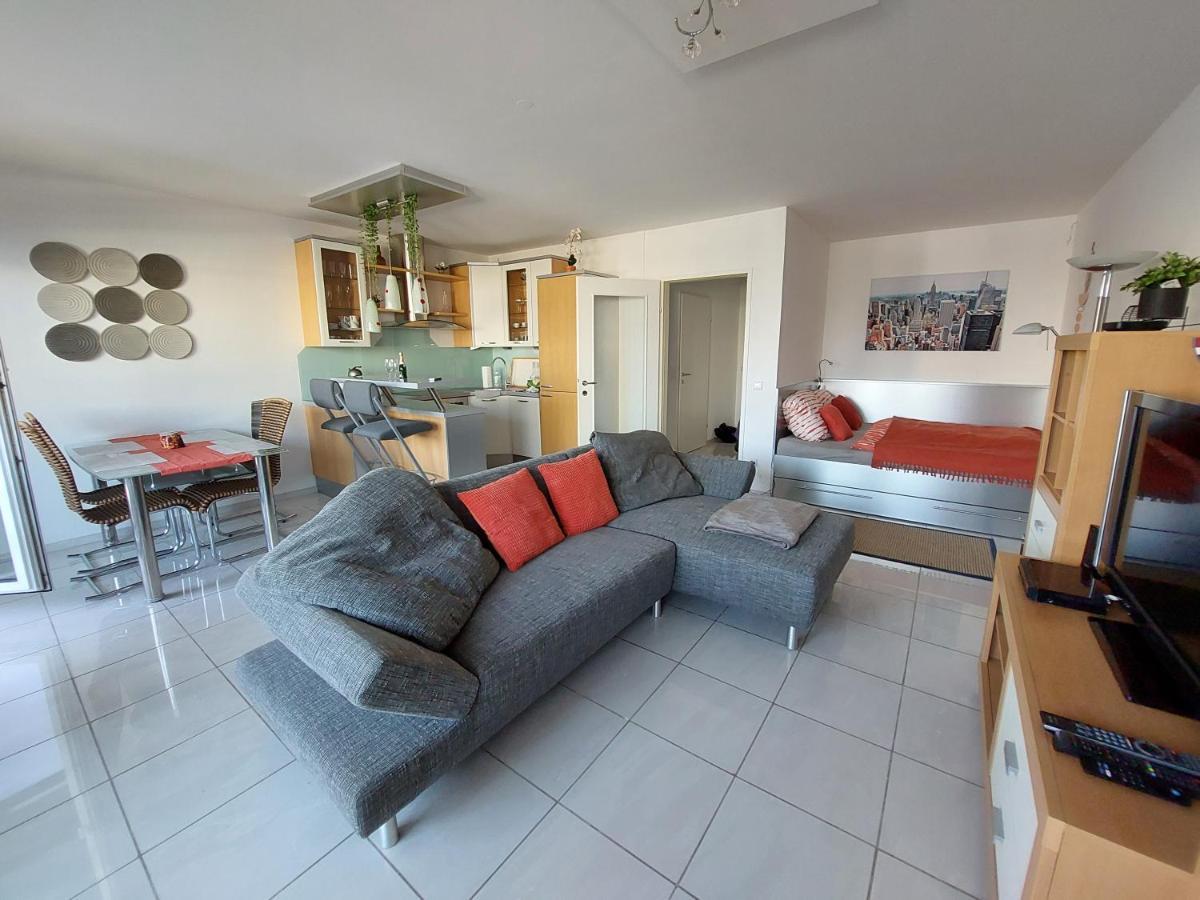 Tower Apartment With Private Terrace Next To Uno Wenen Buitenkant foto