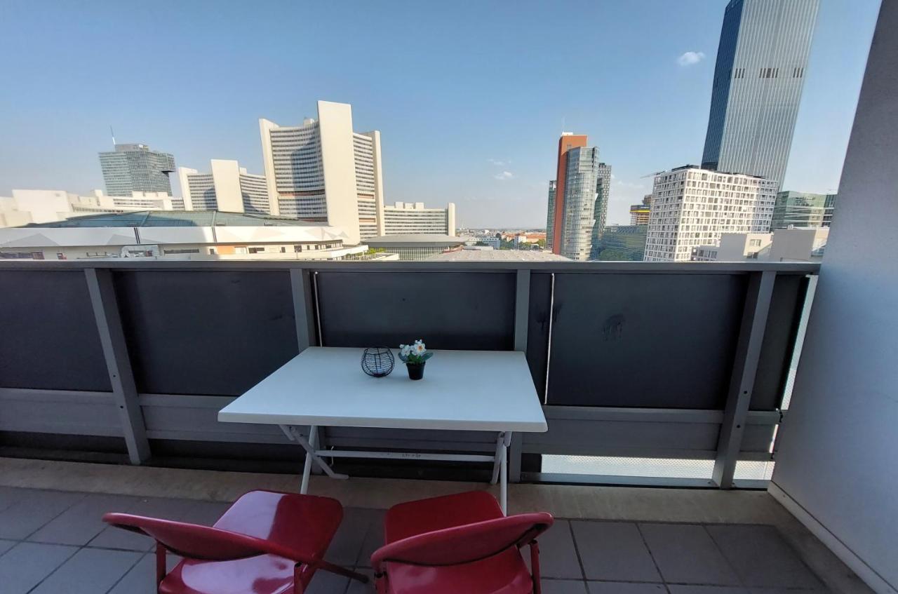 Tower Apartment With Private Terrace Next To Uno Wenen Buitenkant foto