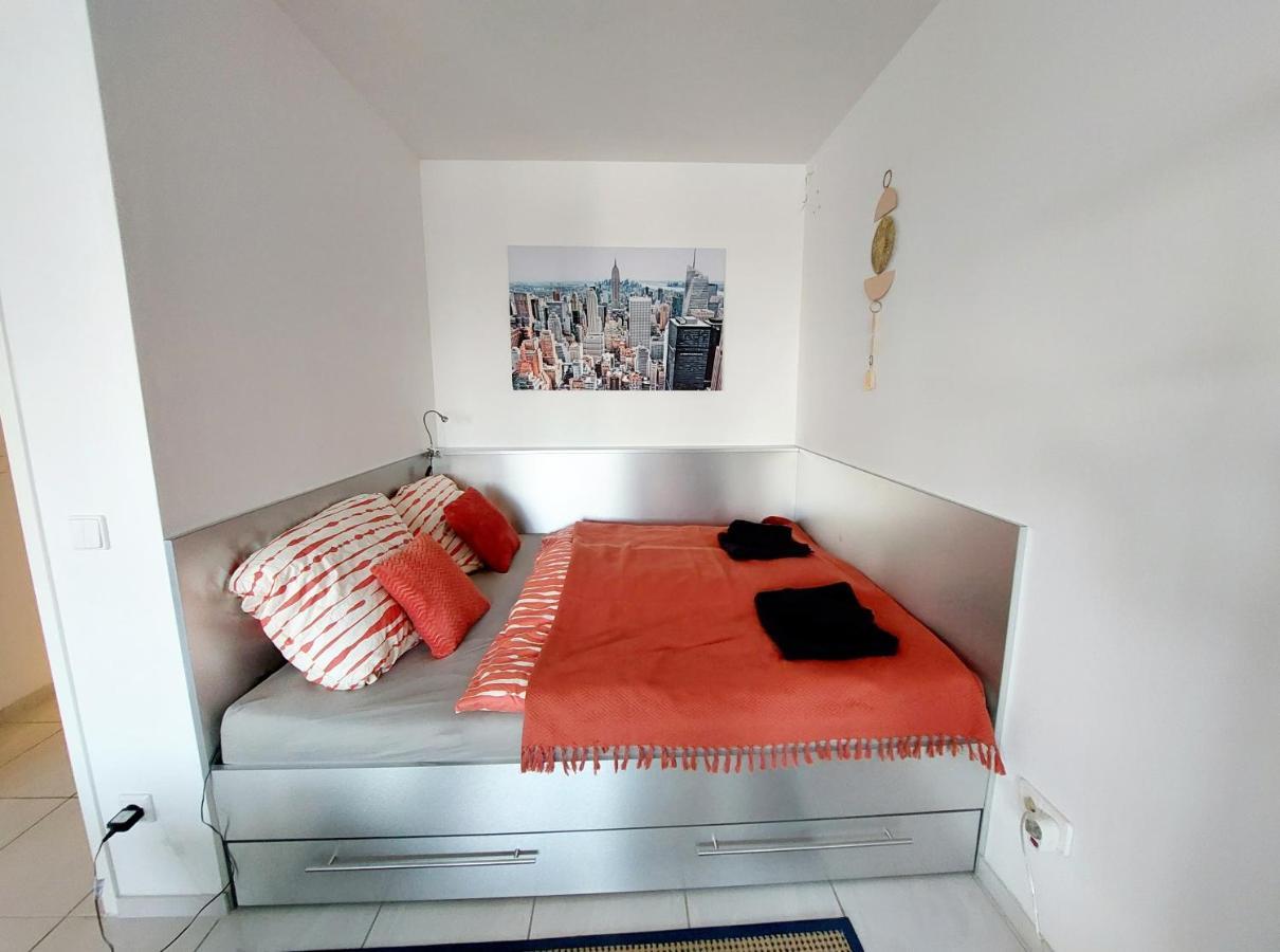 Tower Apartment With Private Terrace Next To Uno Wenen Buitenkant foto